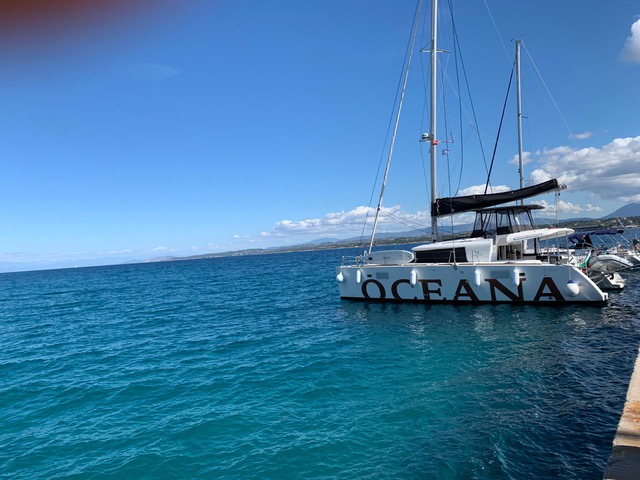 Lagoon 450 Fly — photo 2