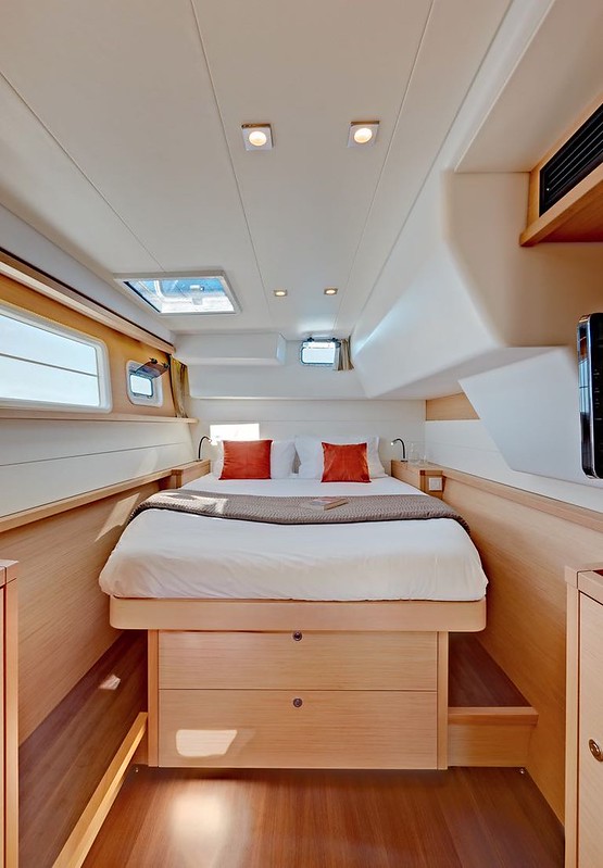 Lagoon 450 — photo 5