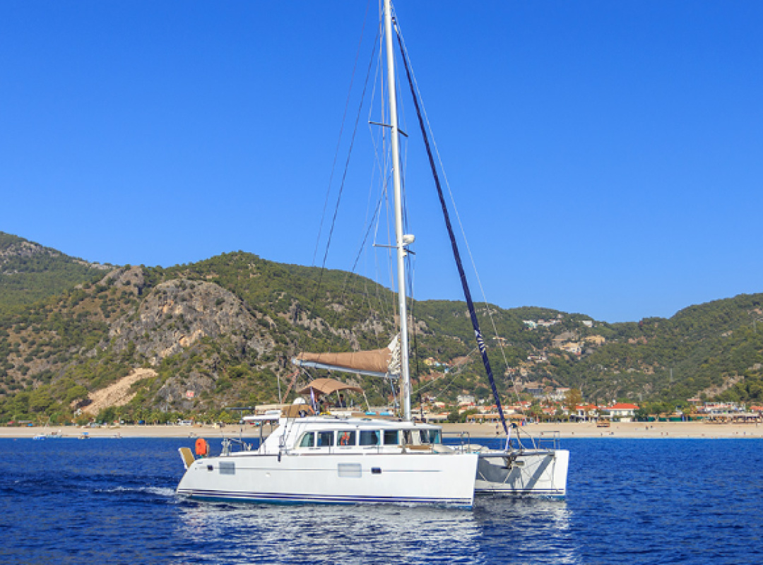 Lagoon 500 — photo 1