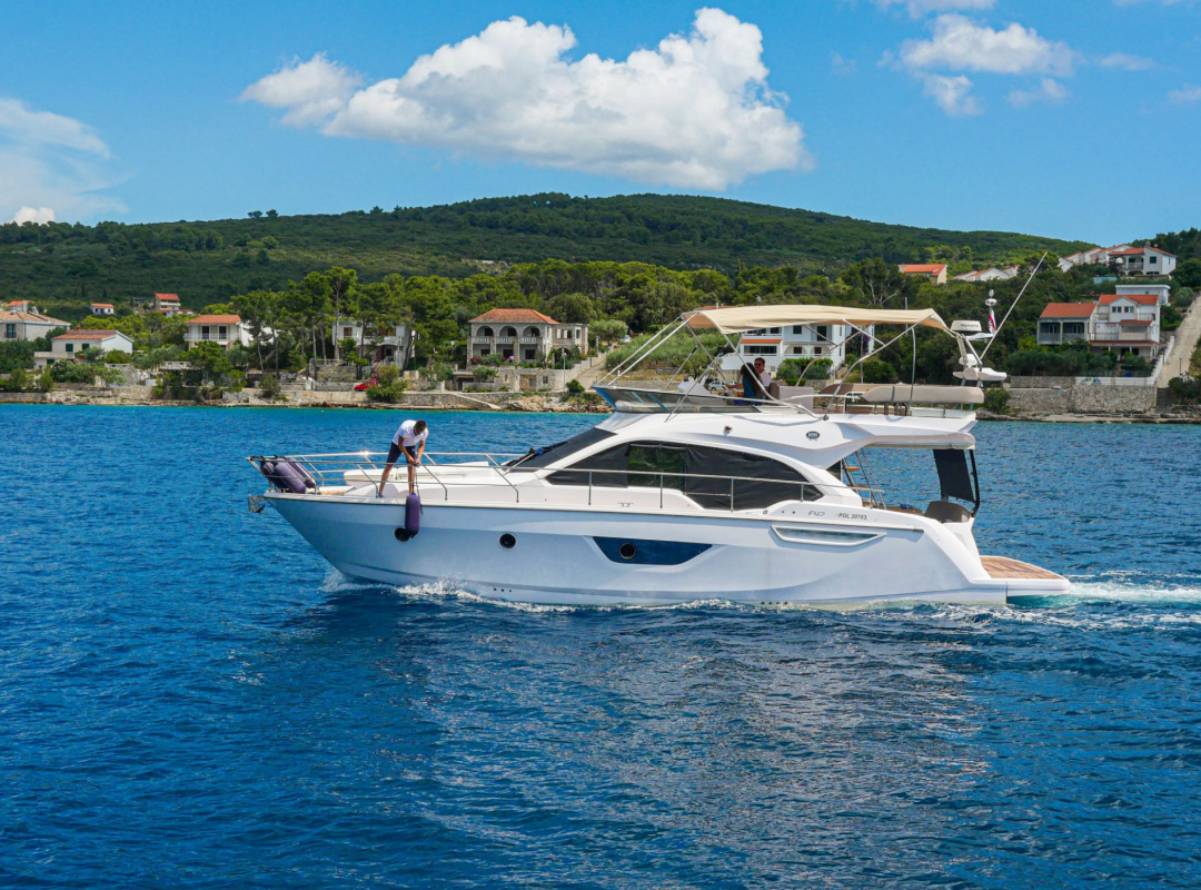 Sessa Flybridge 47 — photo 1