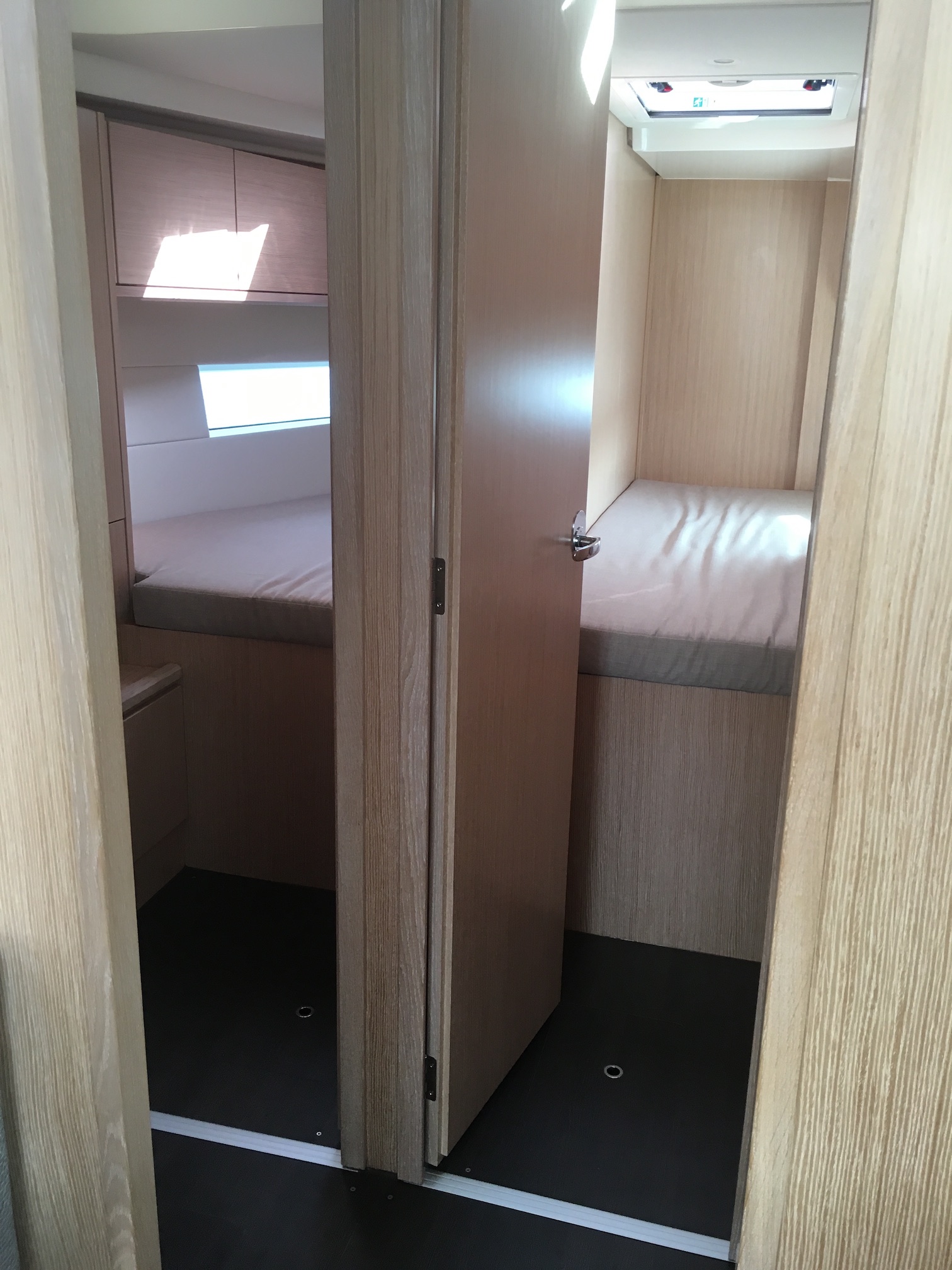 Bavaria 45 — photo 11