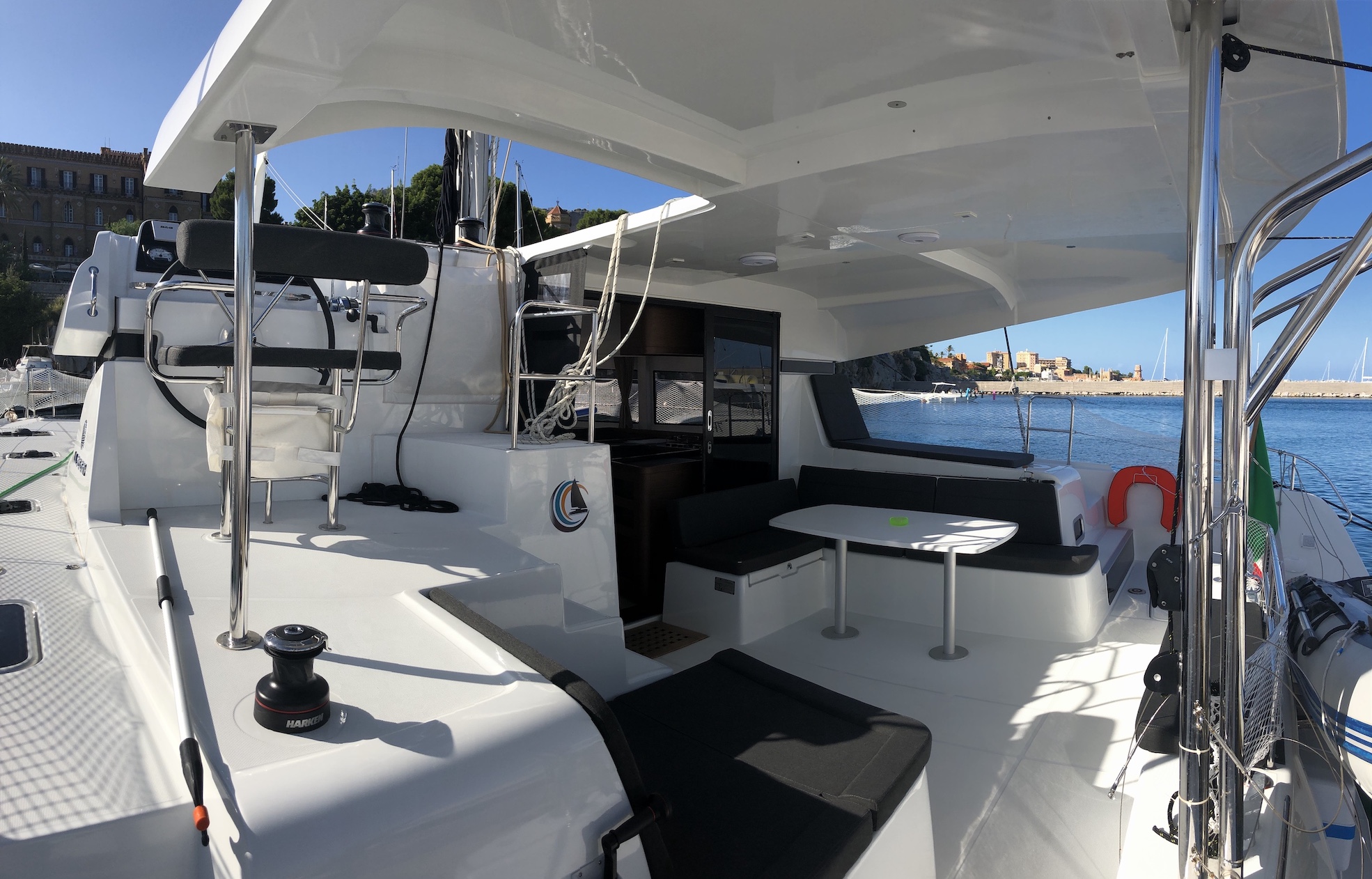 Lagoon 42 — photo 7