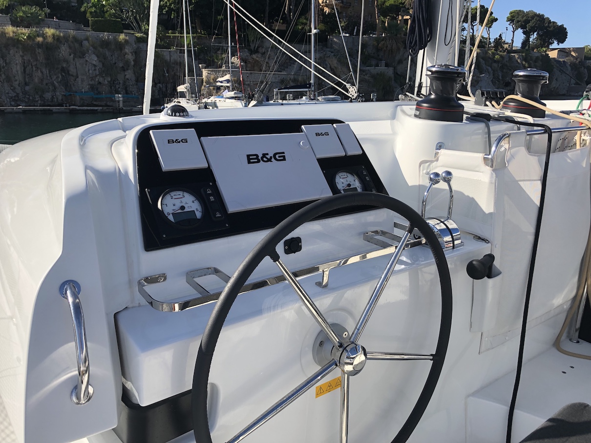 Lagoon 42 — photo 11