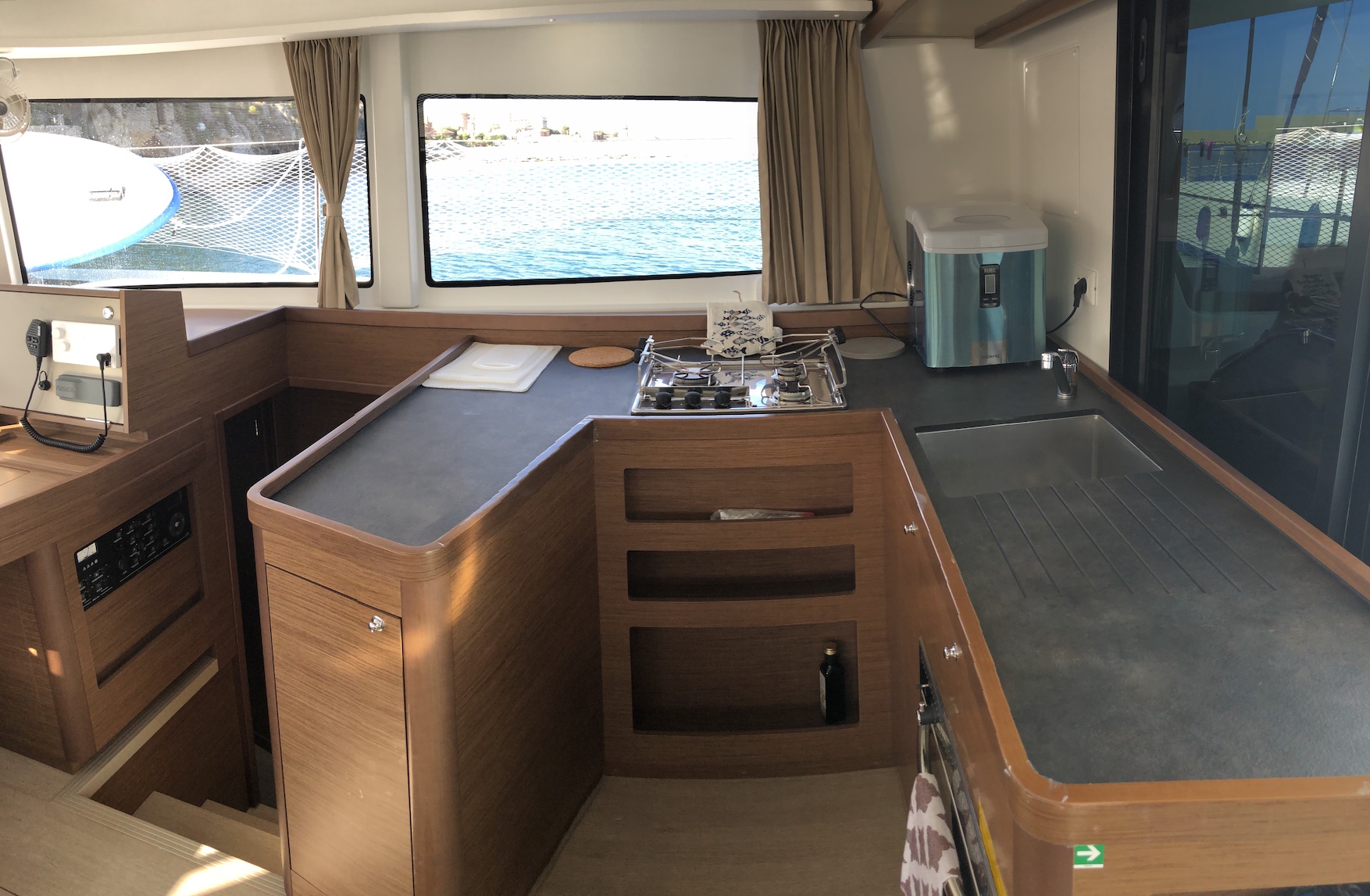 Lagoon 42 — photo 17
