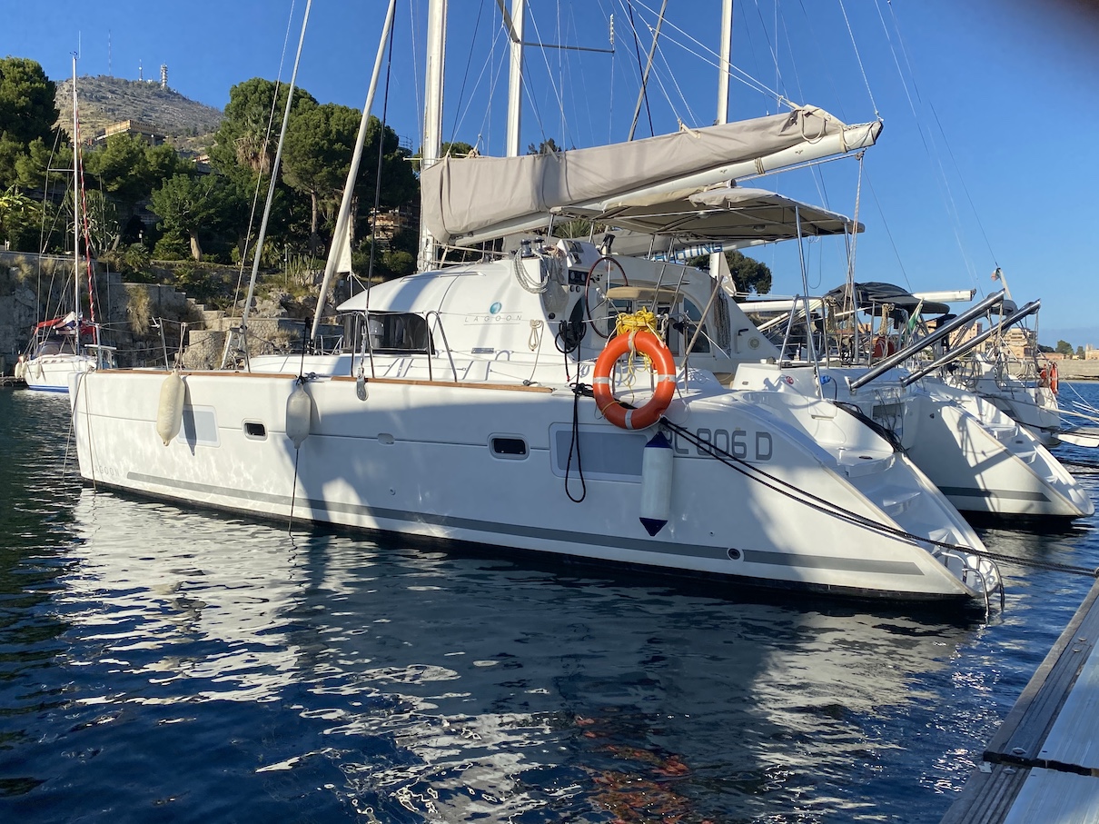 Lagoon 380 S2 — photo 2
