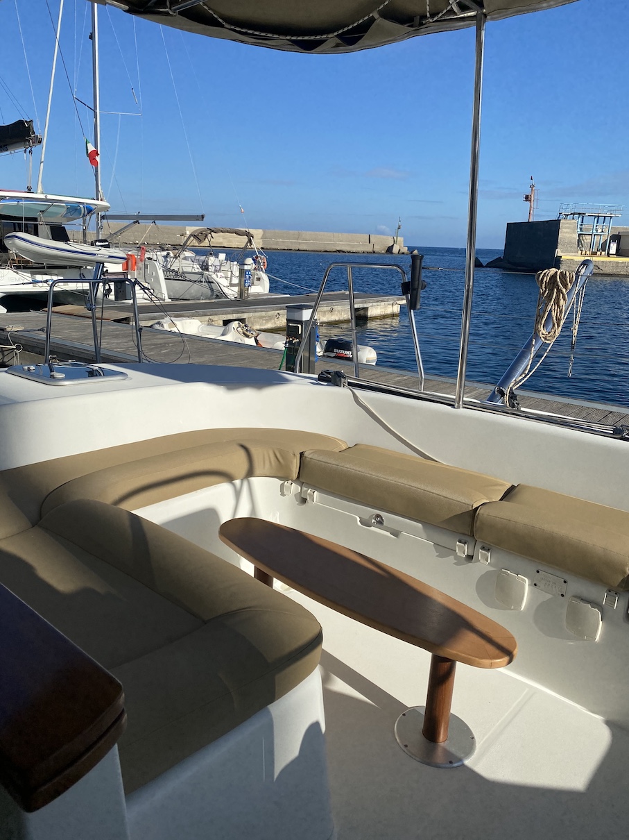 Lagoon 380 S2 — photo 9
