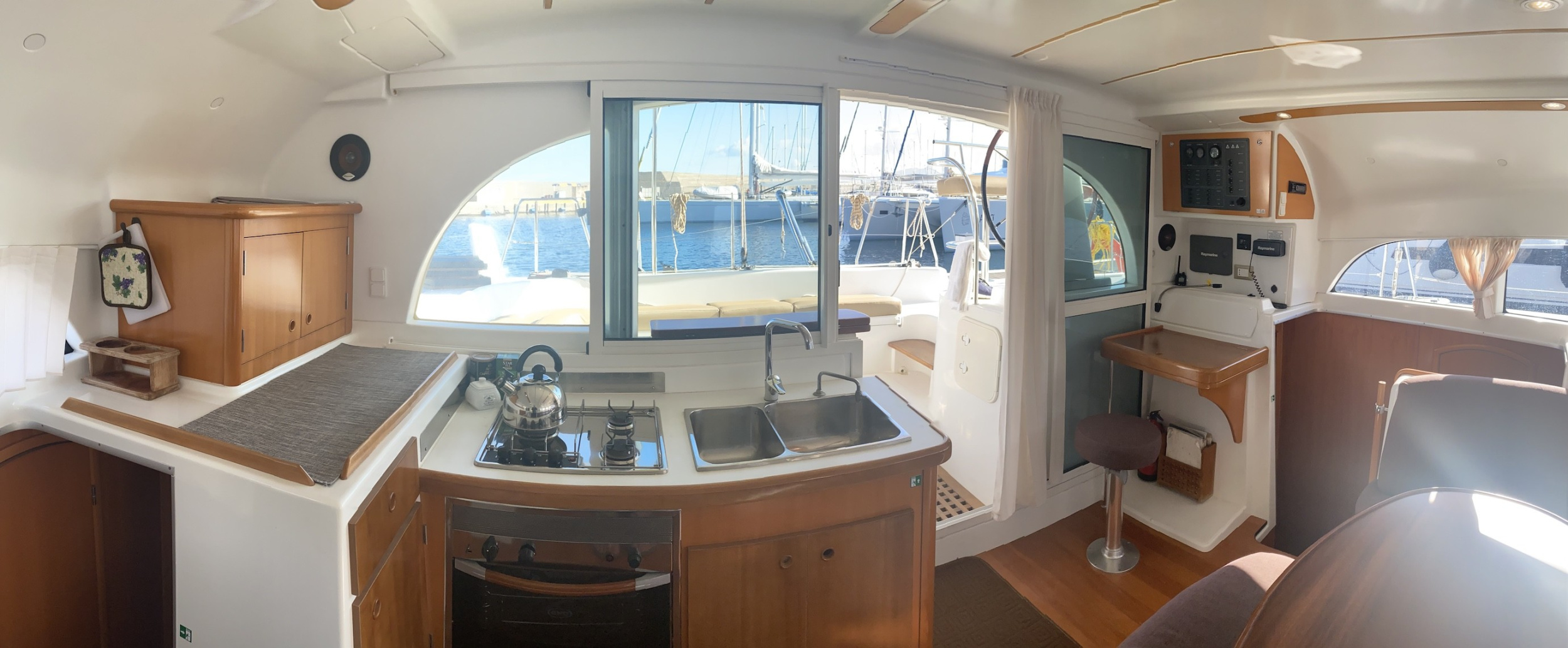 Lagoon 380 S2 — photo 10