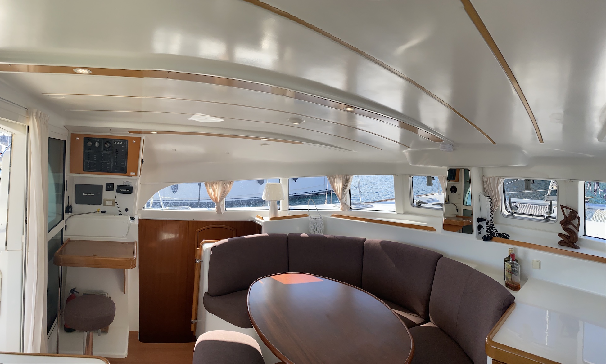 Lagoon 380 S2 — photo 11