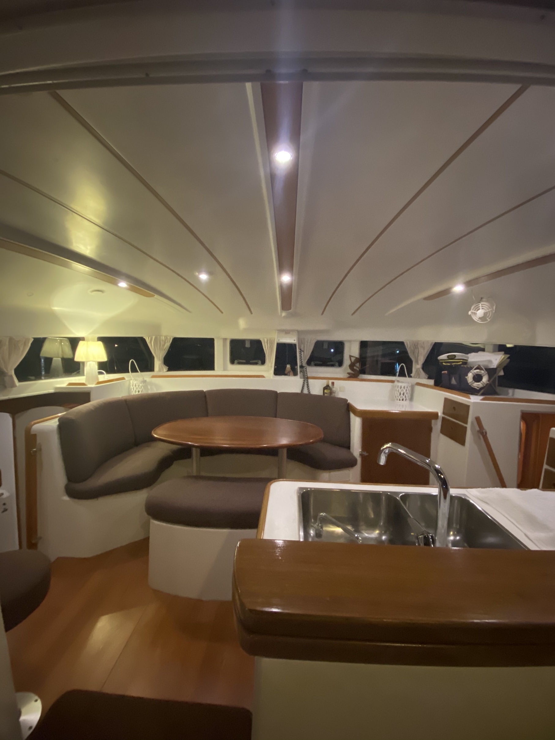 Lagoon 380 S2 — photo 13