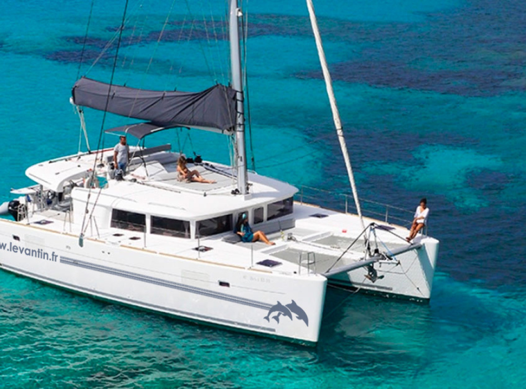 Lagoon 450 — photo 1