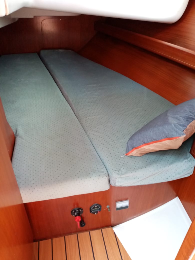 Oceanis clipper 361 — photo 16