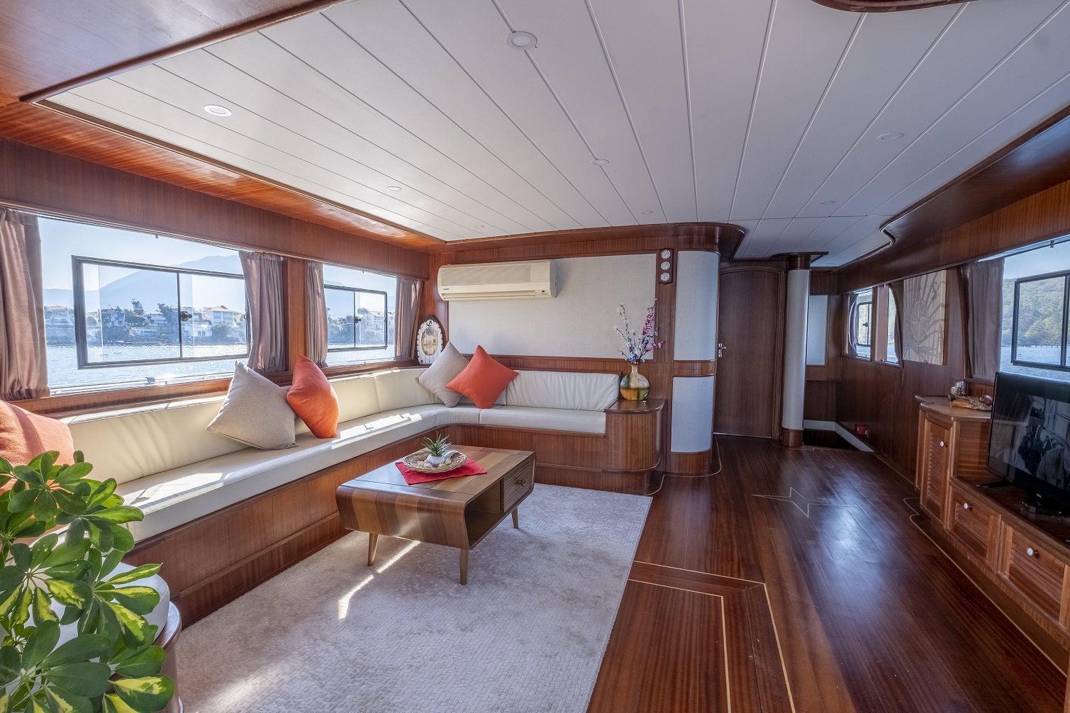 Trawler — photo 9