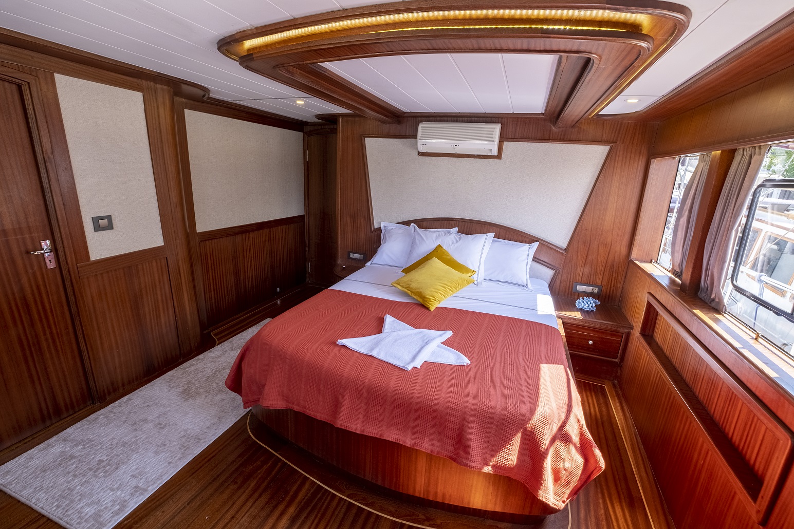 Trawler — photo 16