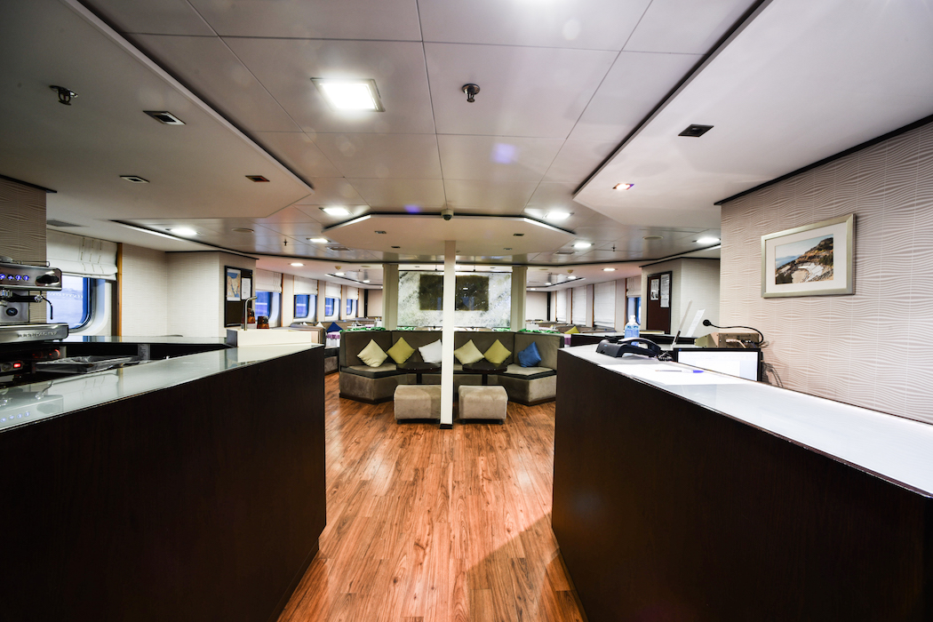 Motor Yacht — photo 22