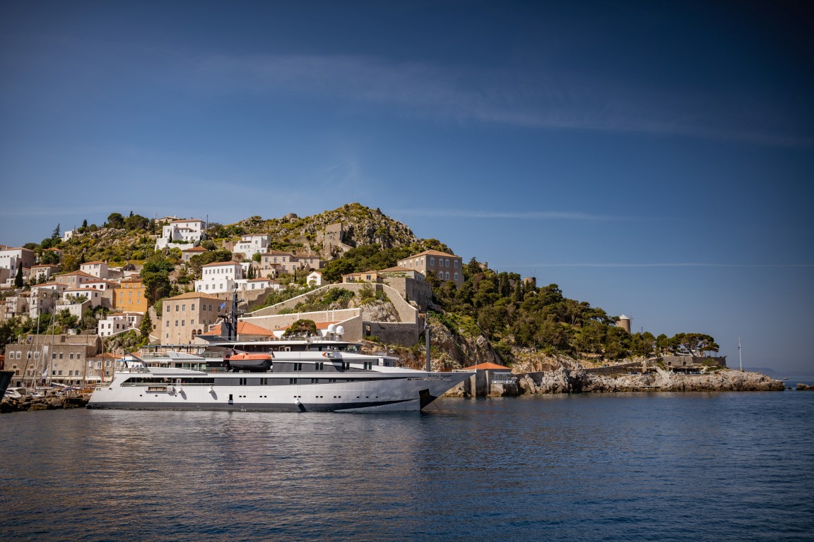 Motor Yacht — photo 17