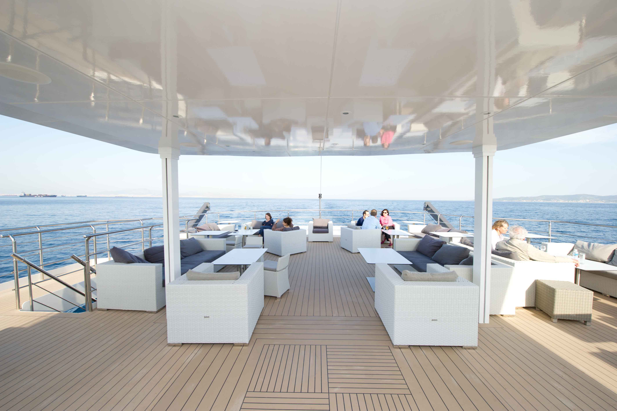 Motor Yacht — photo 16