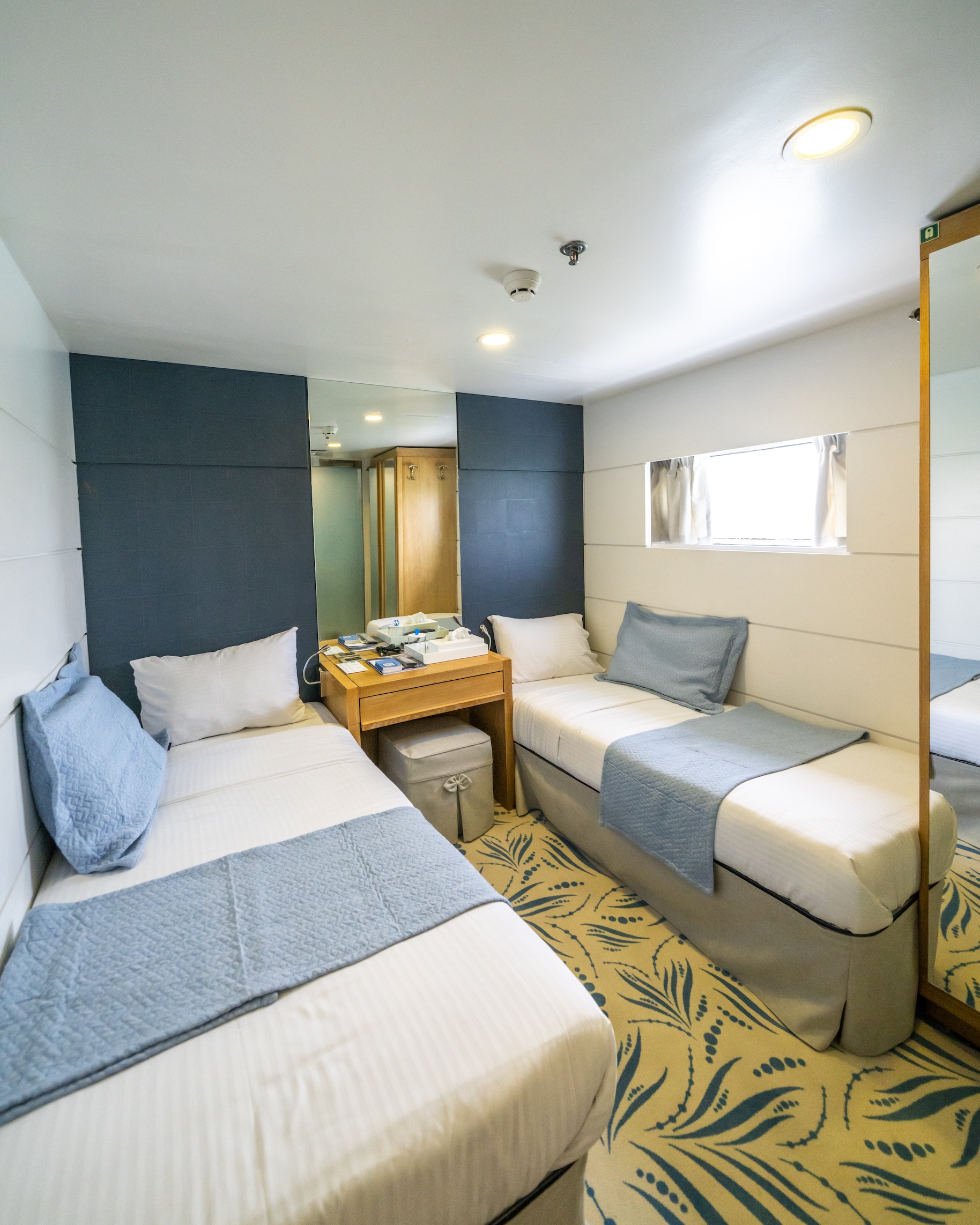 Motor yacht — photo 19