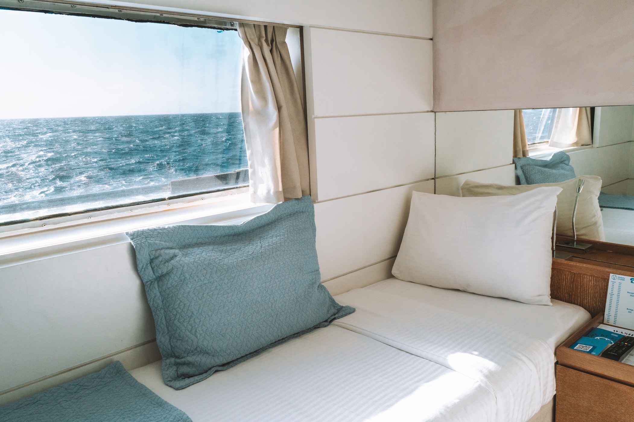 Motor yacht — photo 21
