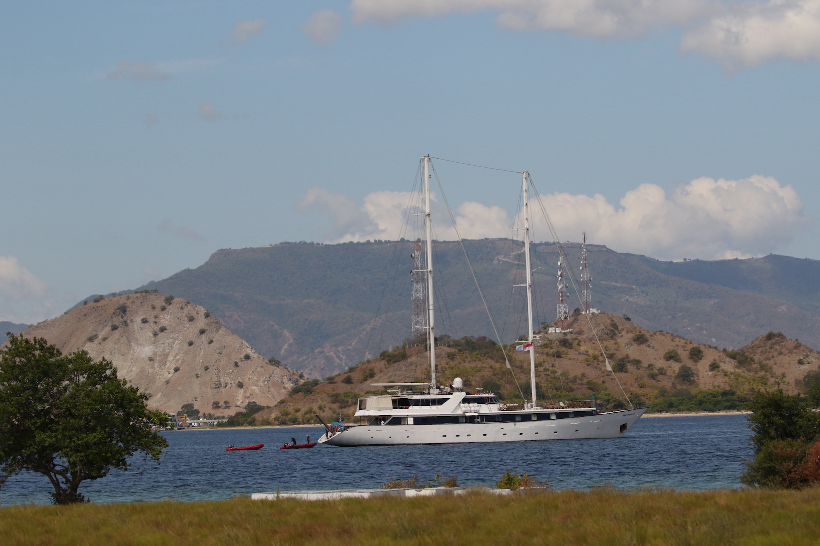 Motor sailer — photo 2