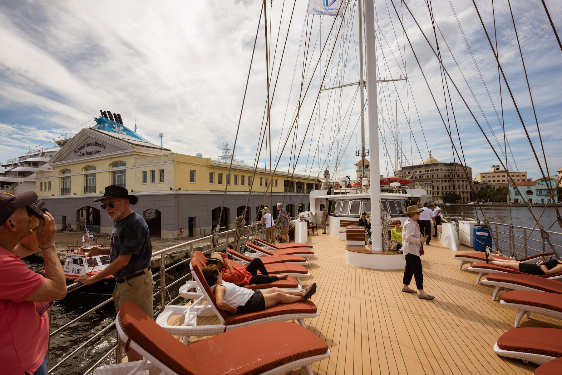 Motor sailer — photo 4
