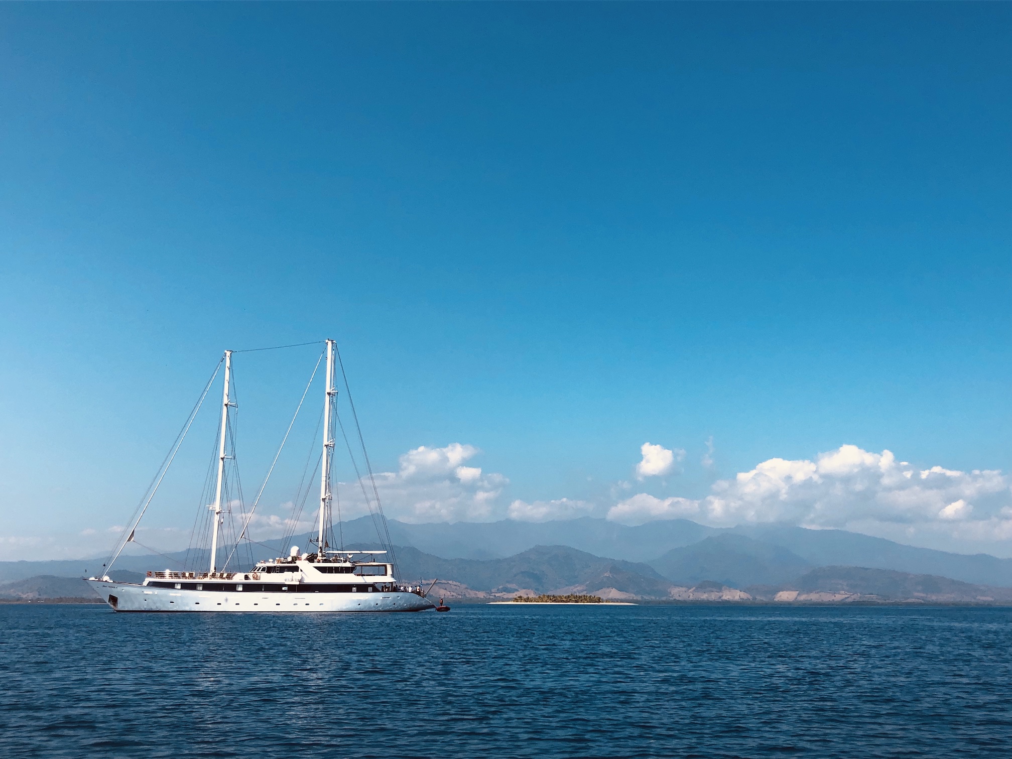 Motor sailer — photo 9