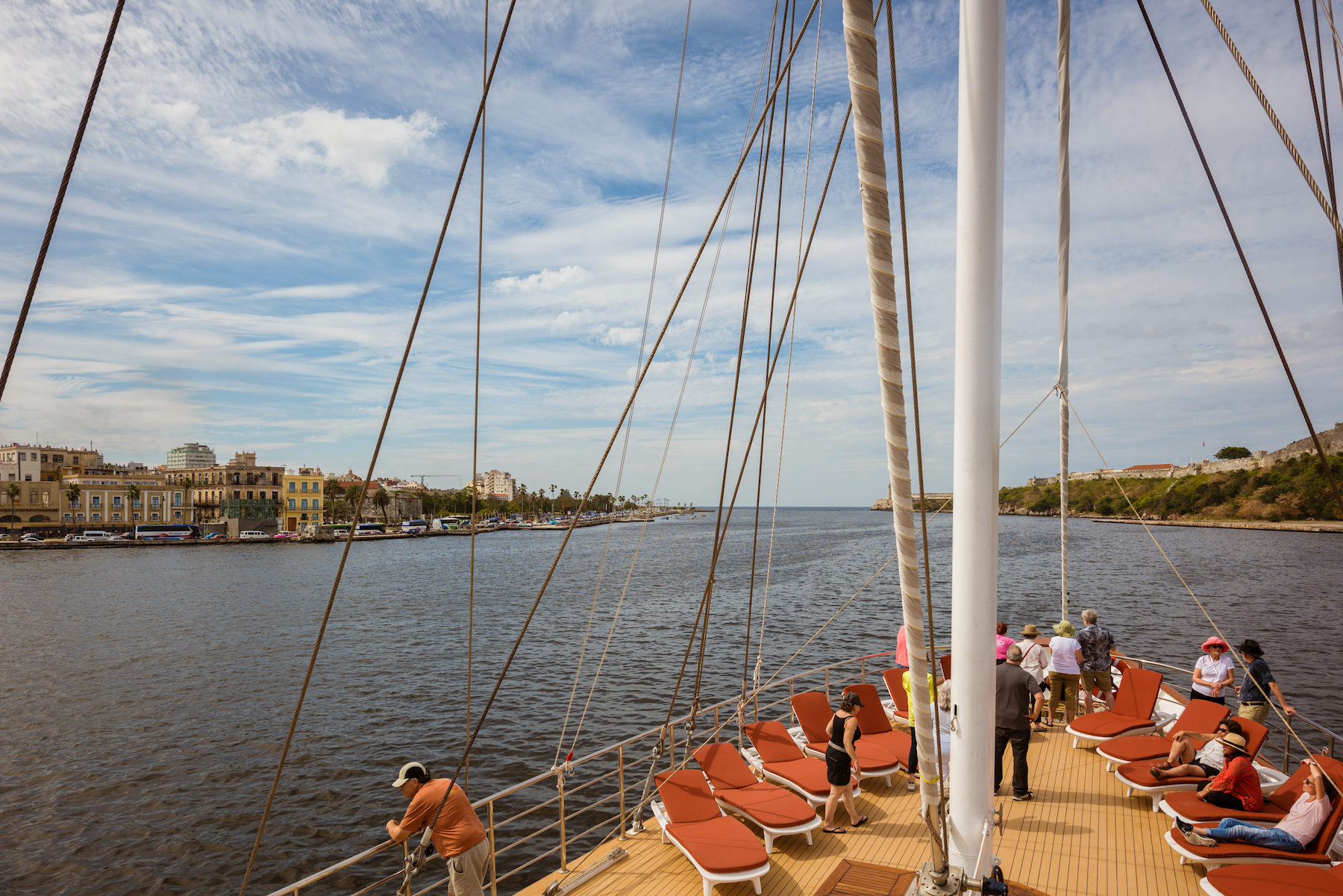 Motor sailer — photo 10