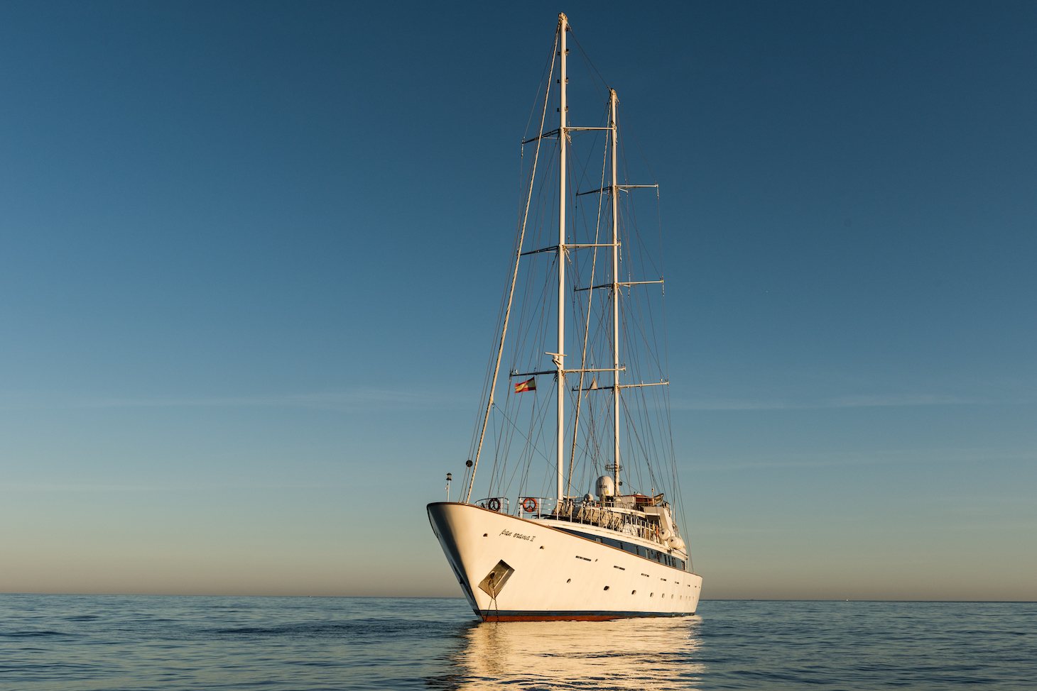 Motor sailer — photo 16