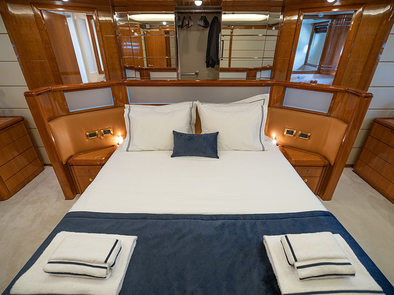 Ferretti 880 — photo 11