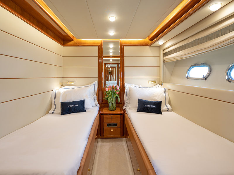 Ferretti 880 — photo 19