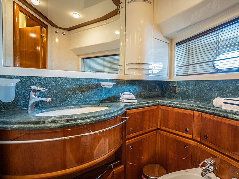 Ferretti 880 — photo 21