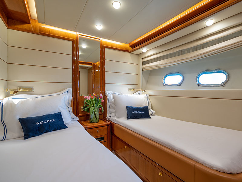 Ferretti 880 — photo 23
