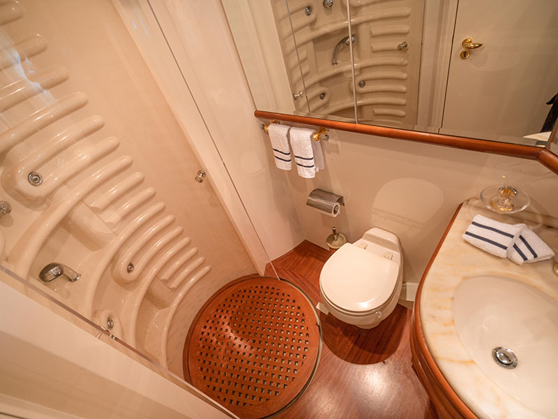 Azimut 74 — photo 17