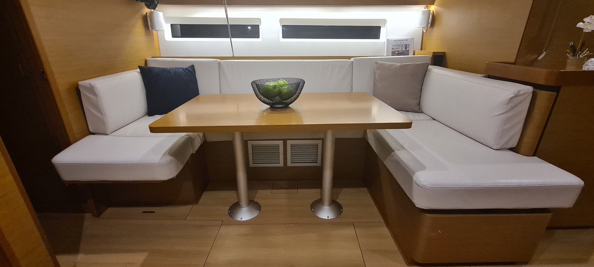 Jeanneau Sun Odyssey 490 — photo 5
