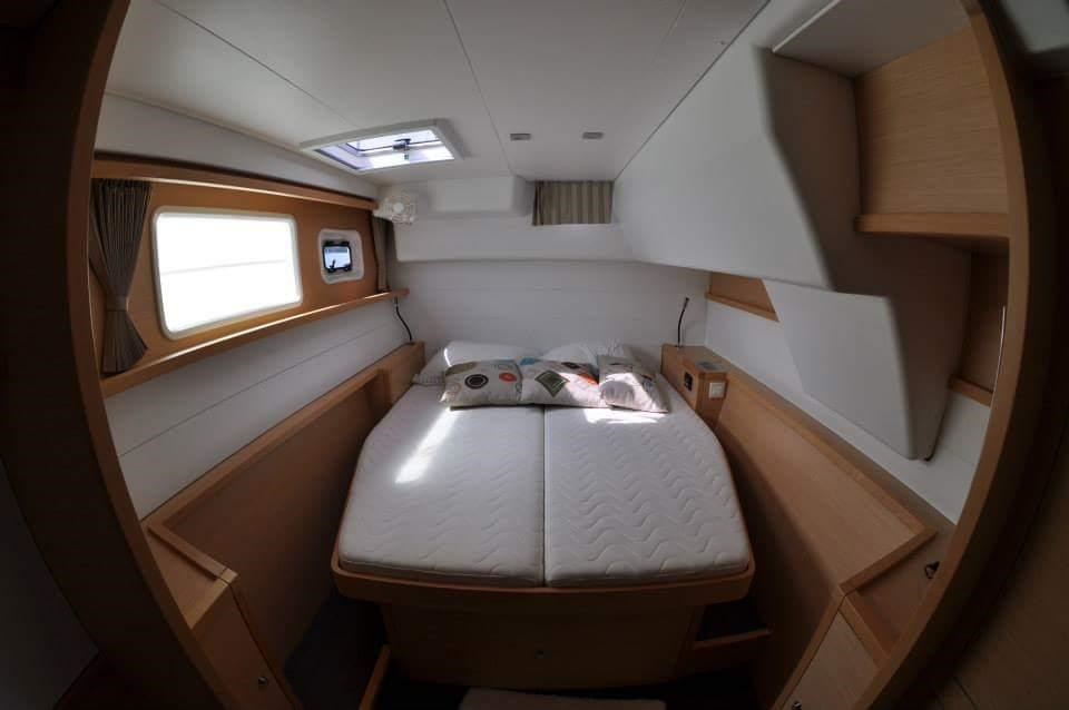 Lagoon 450 — photo 4