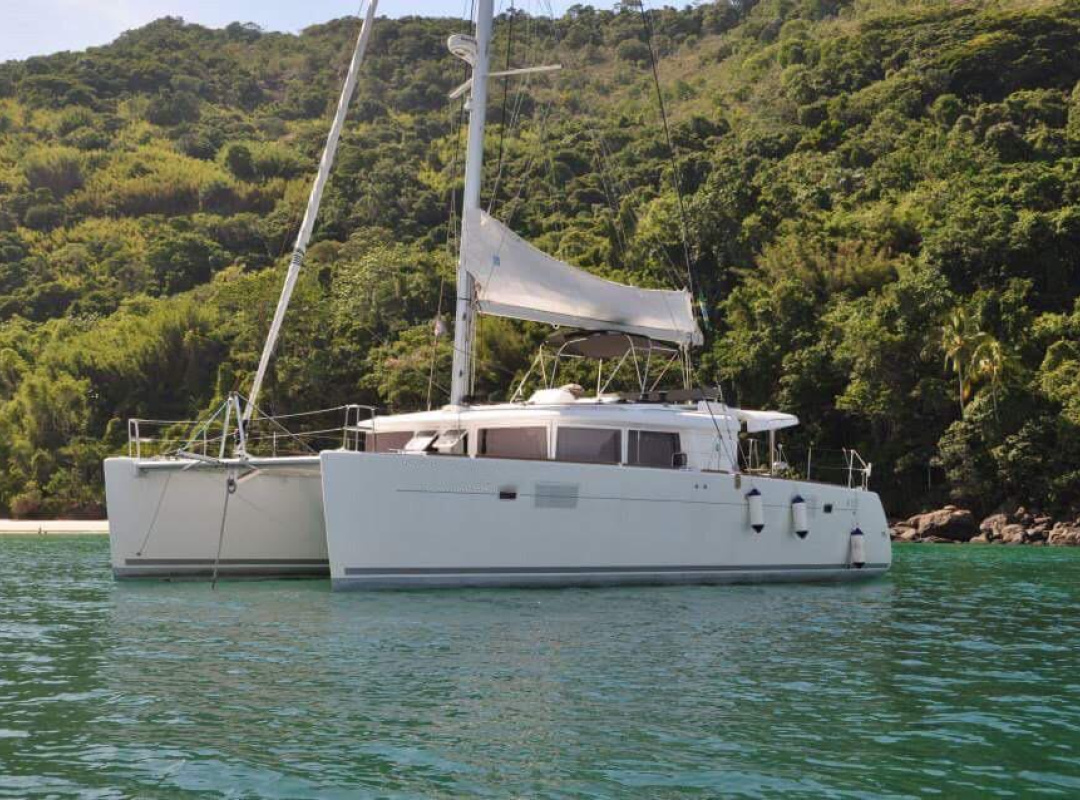 Lagoon 450 — photo 1