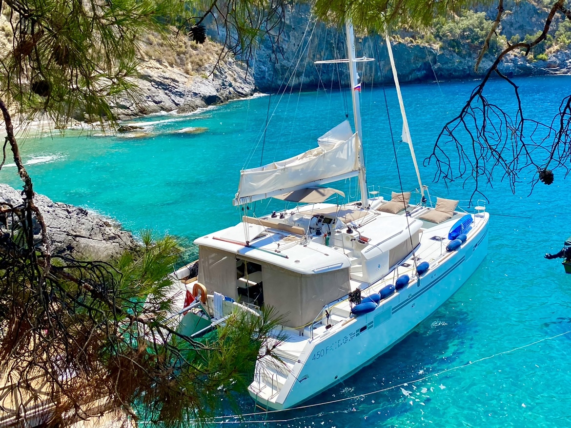 Lagoon 450F — photo 4