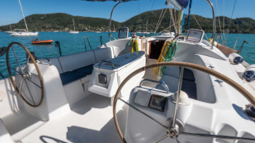 BENETEAU 43.3 — photo 2