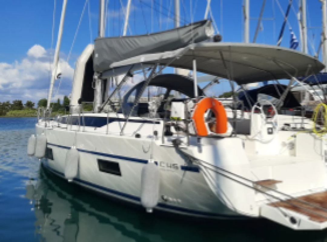 BAVARIA C45 HOLIDAY — photo 1