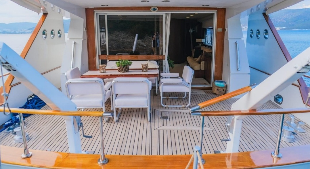 Custom Built Motorboat — photo 13