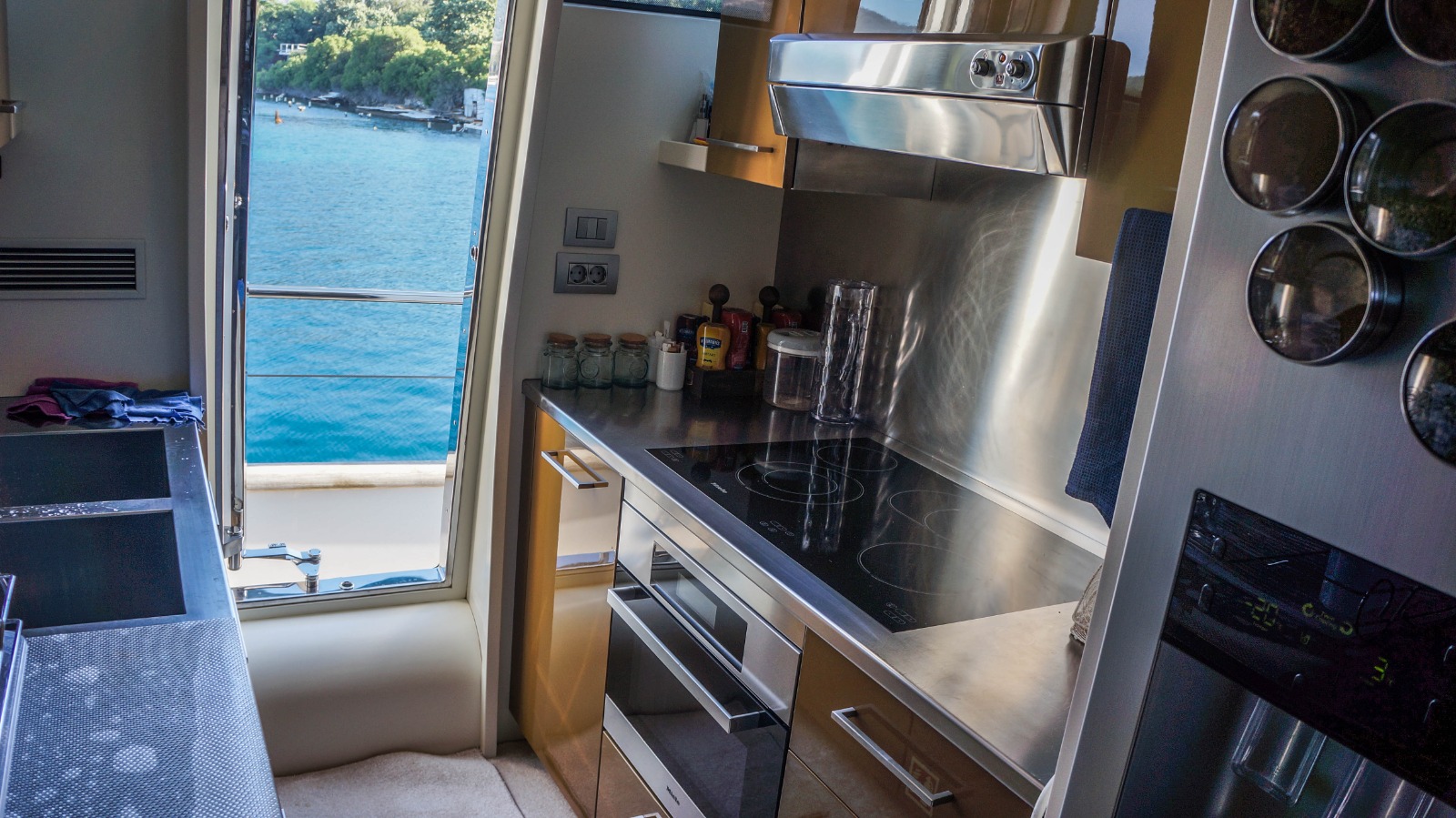 Motorboat Sanlorenzo SI 72 — photo 10