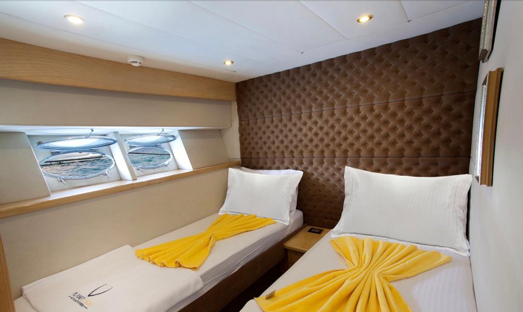 Custom Built Motorboat — photo 9