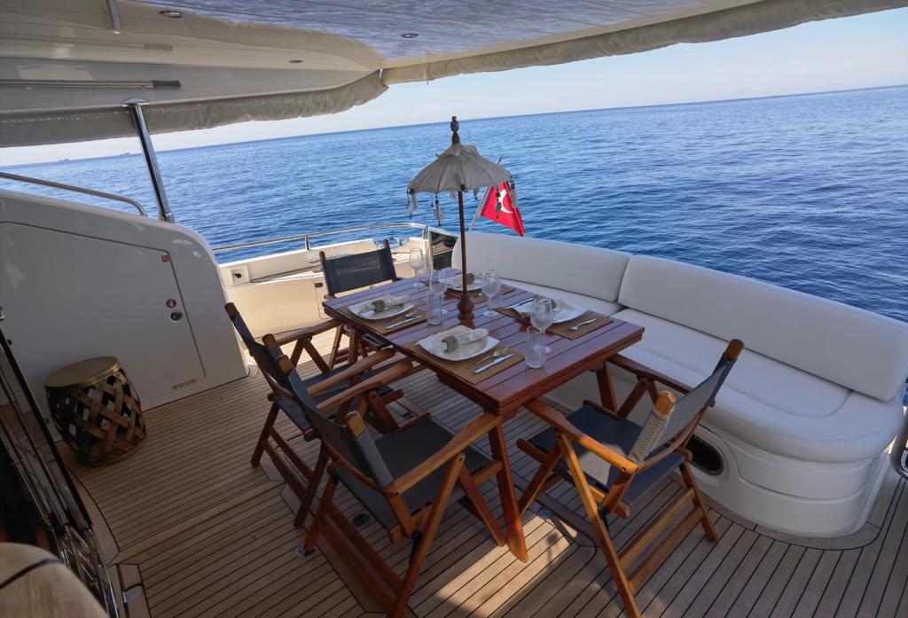 Princess V65 — photo 11