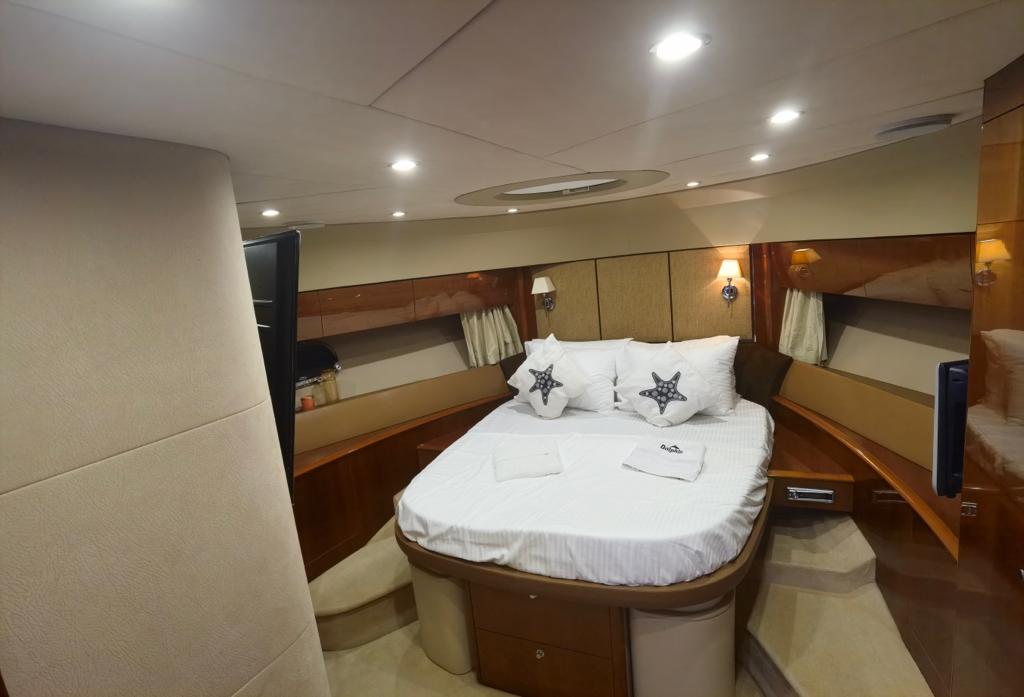 Princess V65 — photo 15