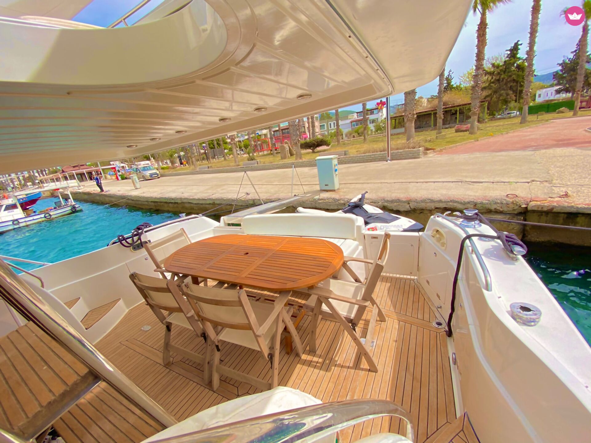 Motorboat Sunseeker Manhattan 62 — photo 2