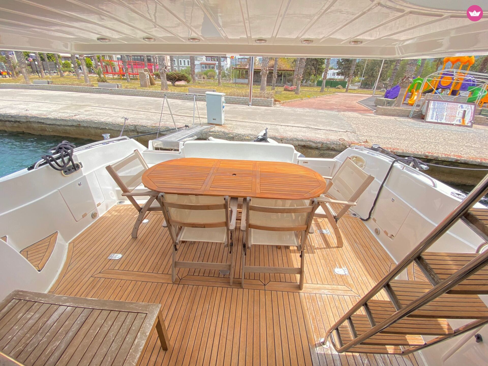 Motorboat Sunseeker Manhattan 62 — photo 7