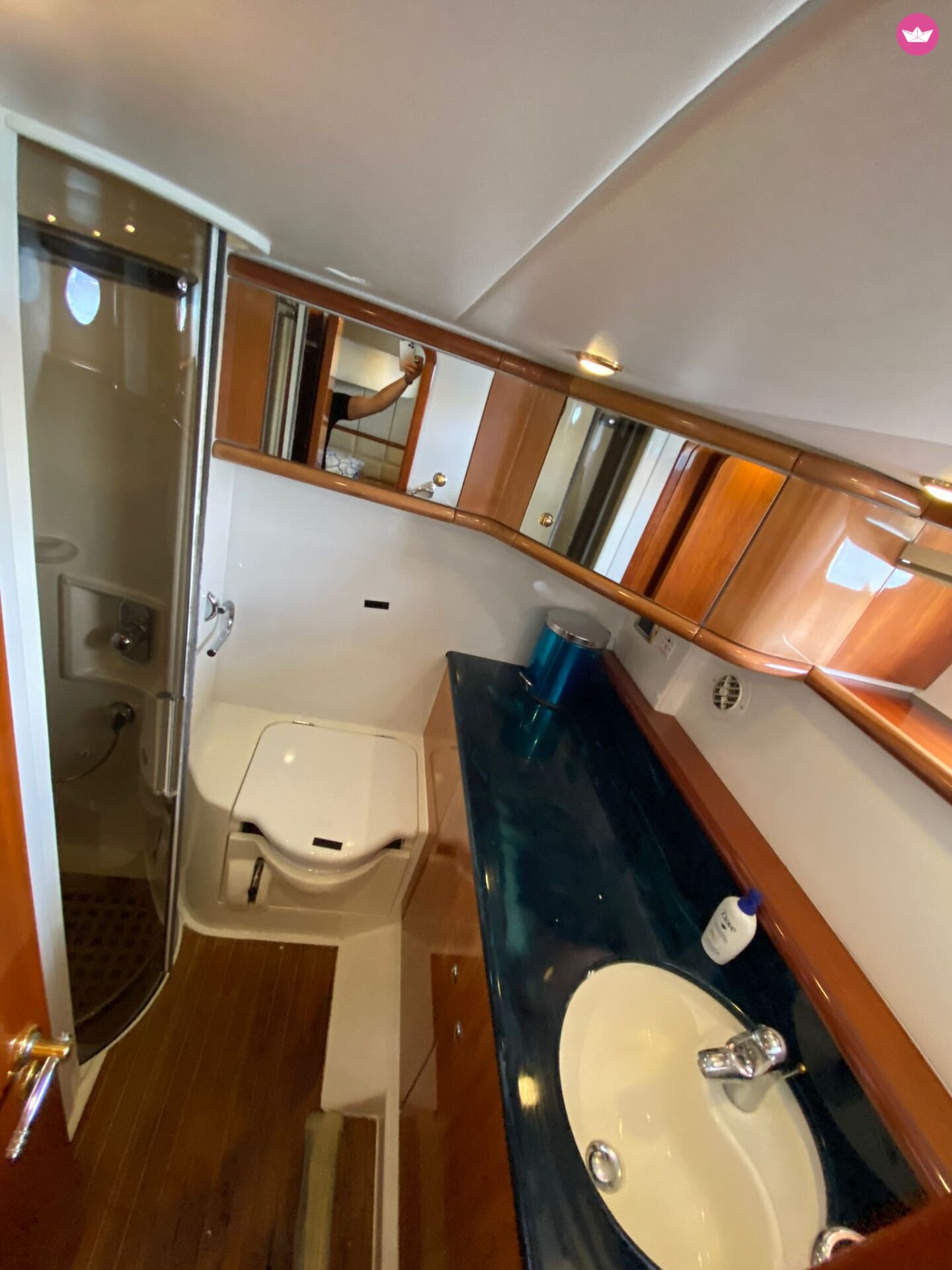 Motorboat Sunseeker Manhattan 62 — photo 10