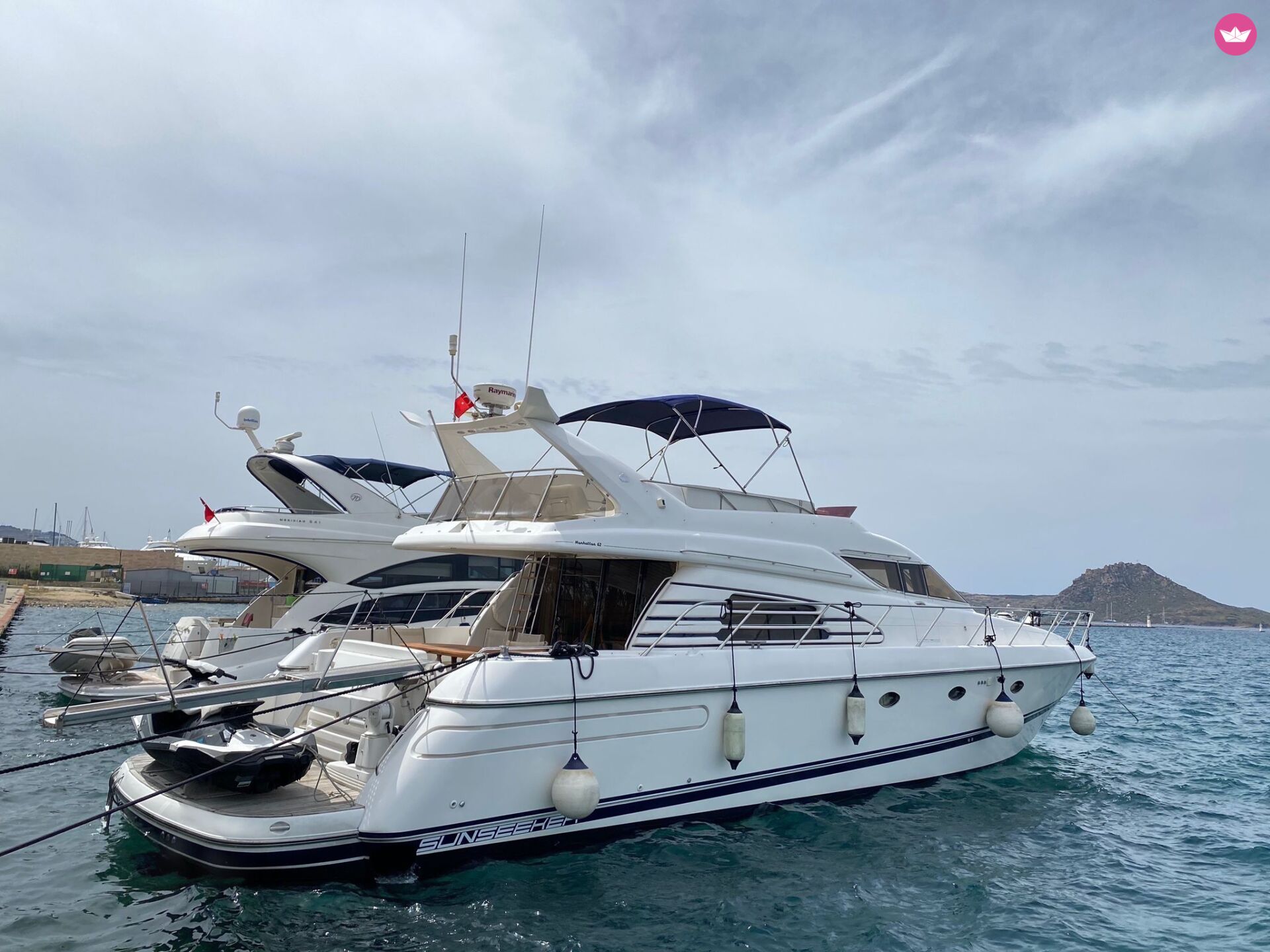 Motorboat Sunseeker Manhattan 62 — photo 11