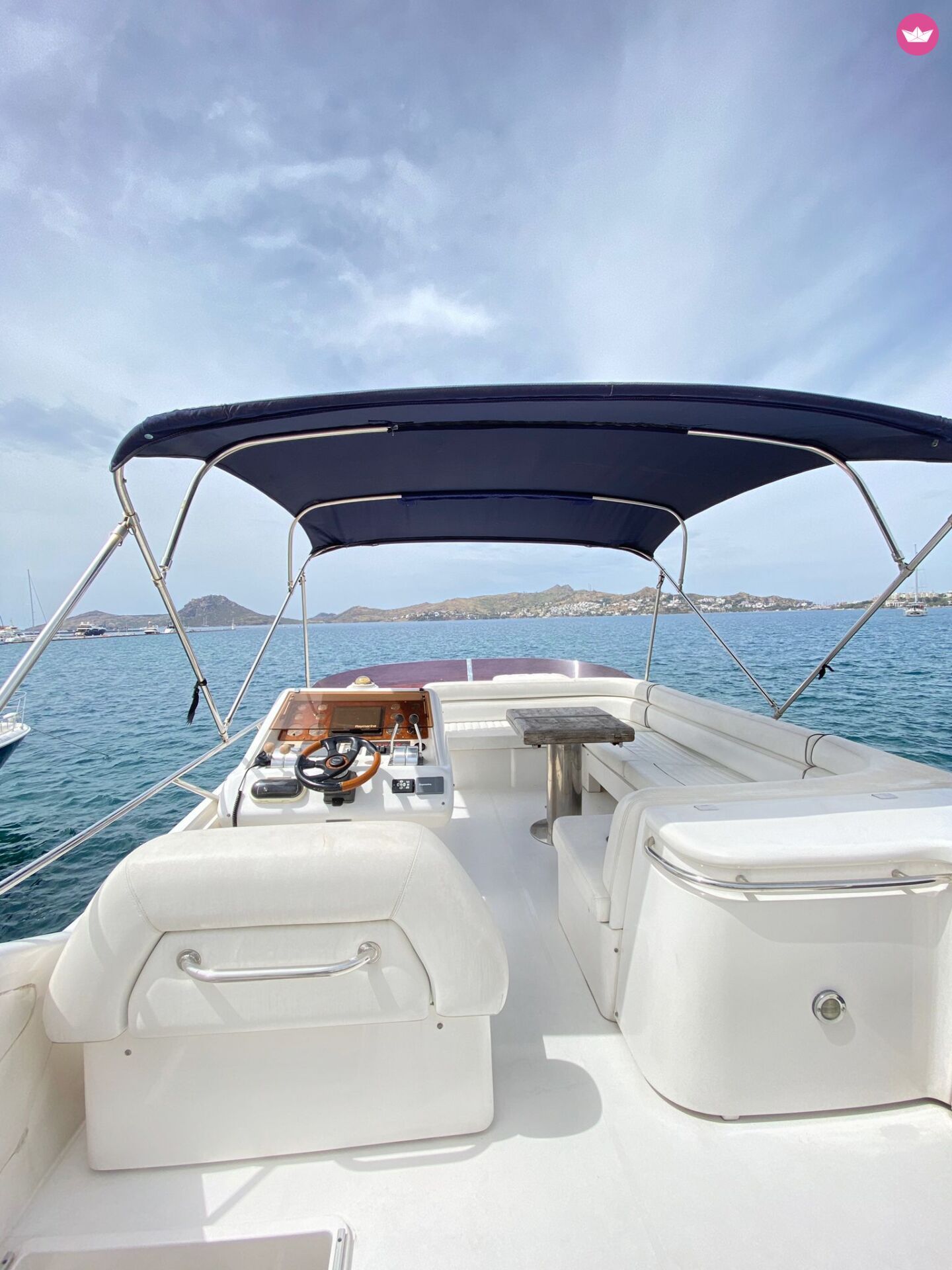 Motorboat Sunseeker Manhattan 62 — photo 12
