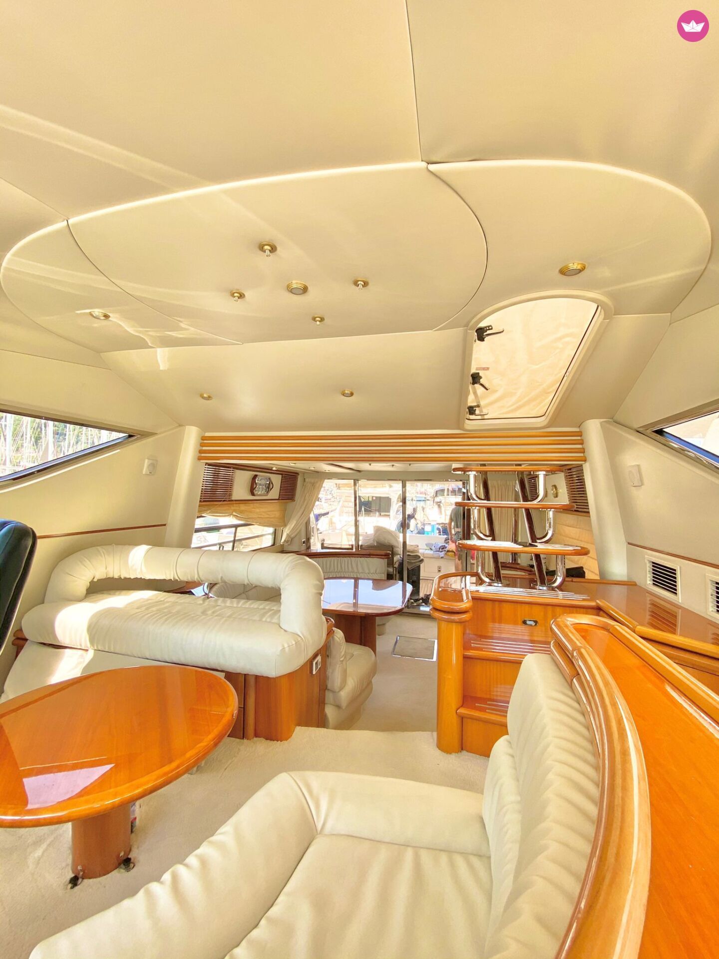 Motorboat Sunseeker Manhattan 62 — photo 15