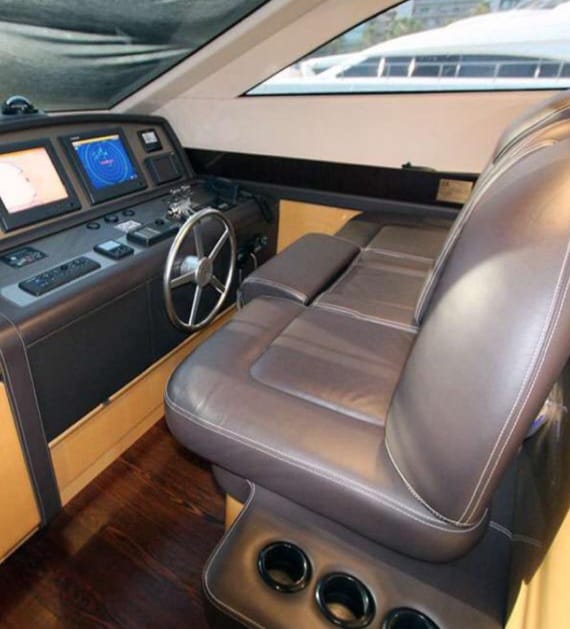 Motor boat Canados 86 — photo 5